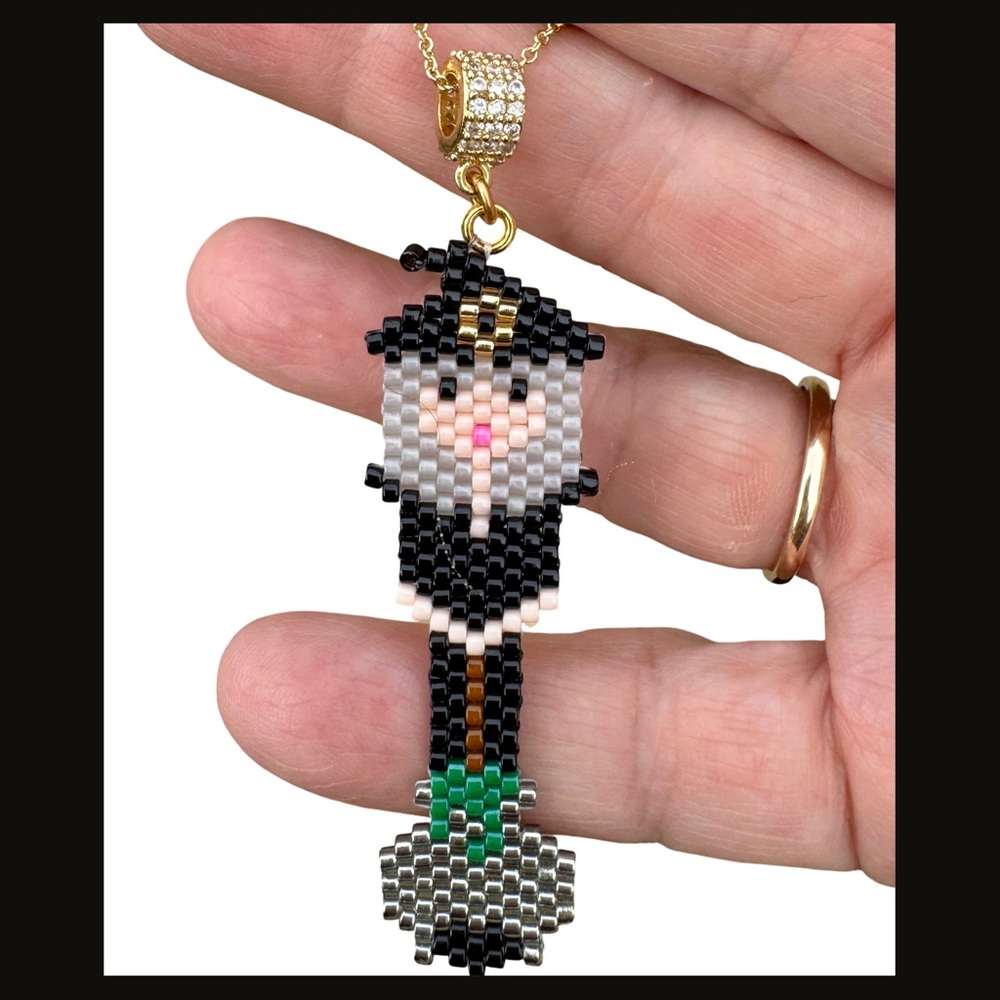 Hand crafted beaded witch with cauldron pendant necklace - Picture 3 of 11